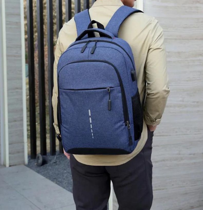 Sac à dos 2 compartiments porté par un mannequin