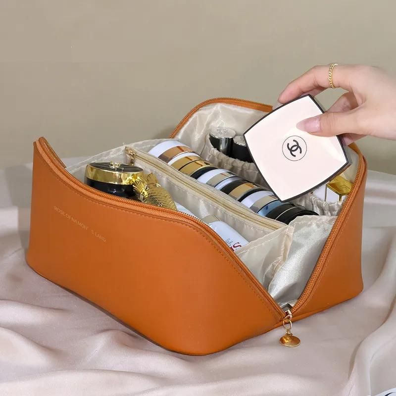 trousse de toilette grande capacité marron ouverte