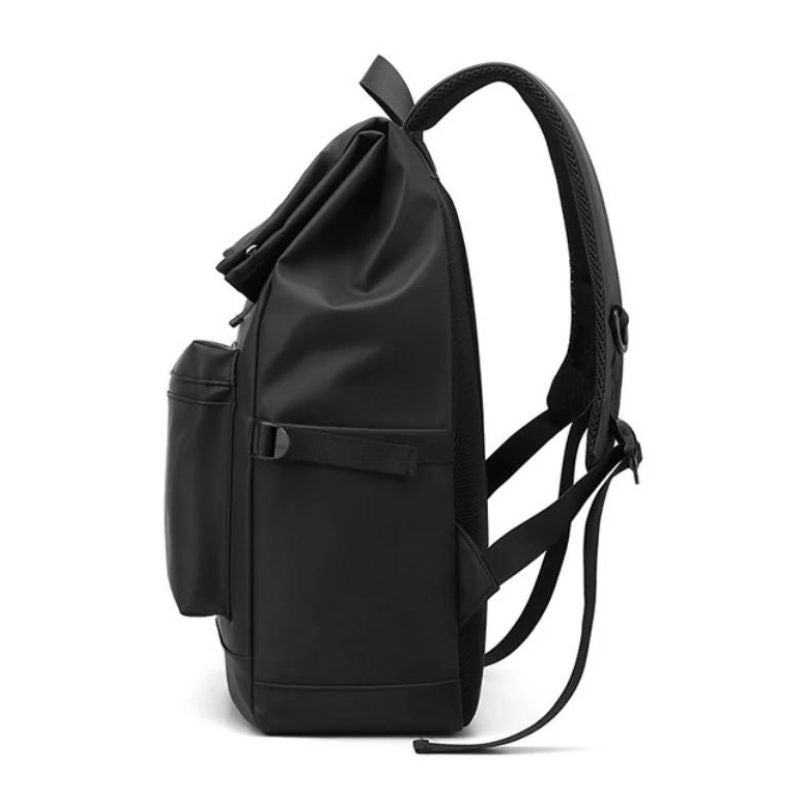 petit sac à dos homme ville vue de côté