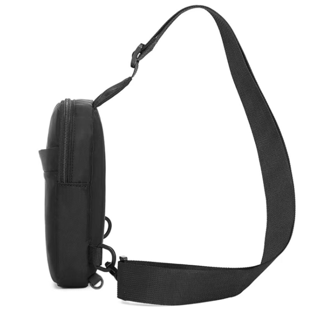 petit sac de poitrine homme vue de côté