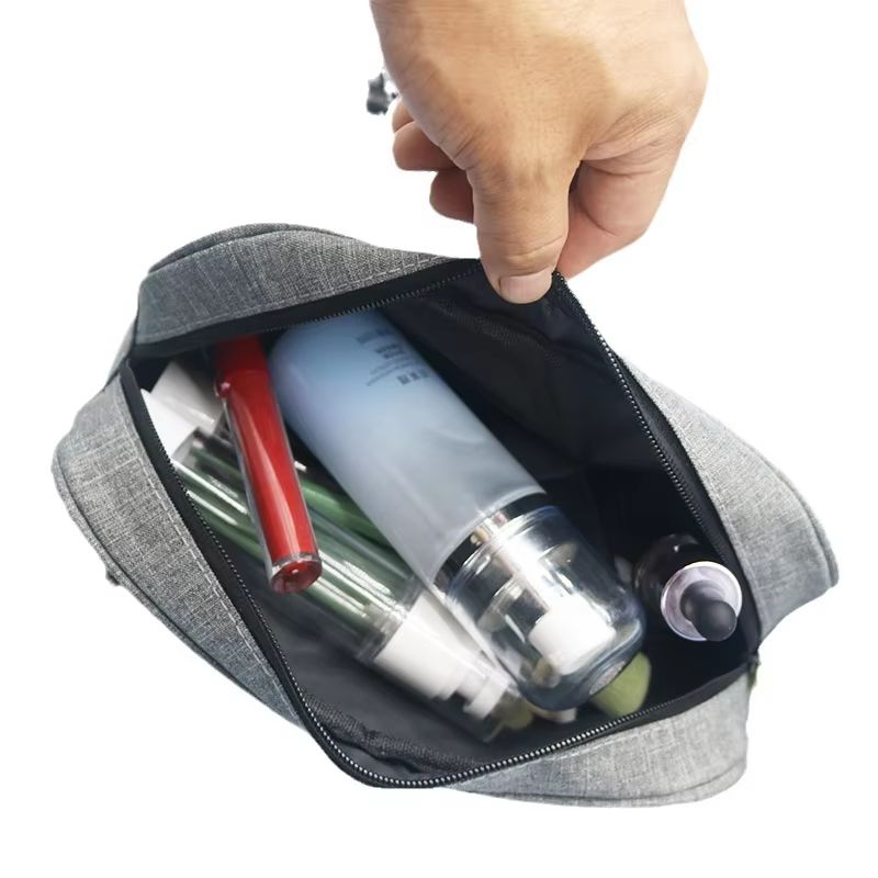 petite trousse de toilette homme vue d'intérieur