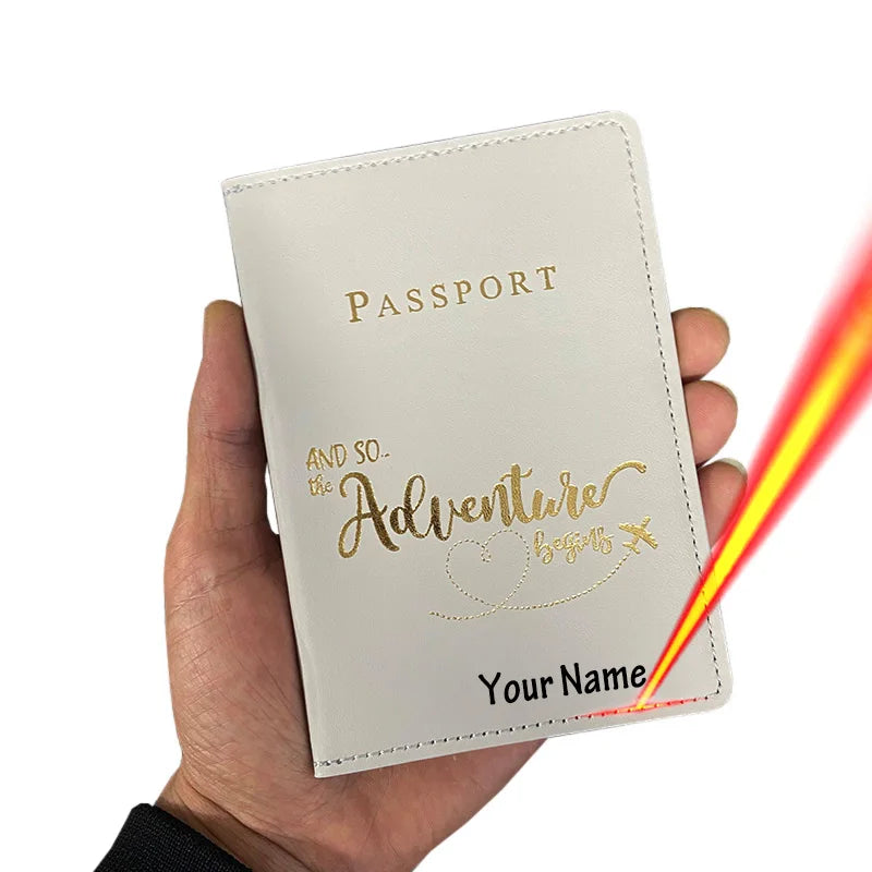 pochette passeport personnalisé avec le nom coloris gris vue de face