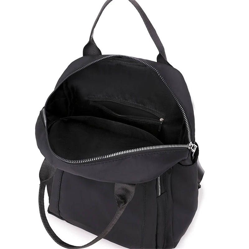 sac à dos urbain femme vue d'intérieur vide