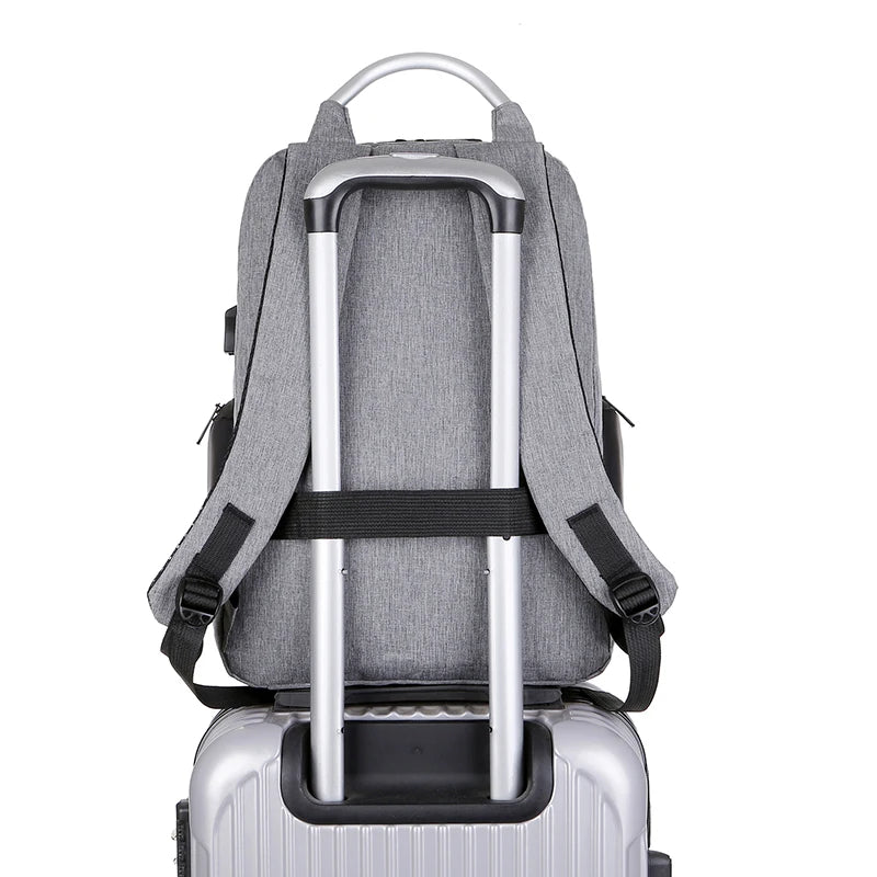 sac anti pickpocket accroché à une valise