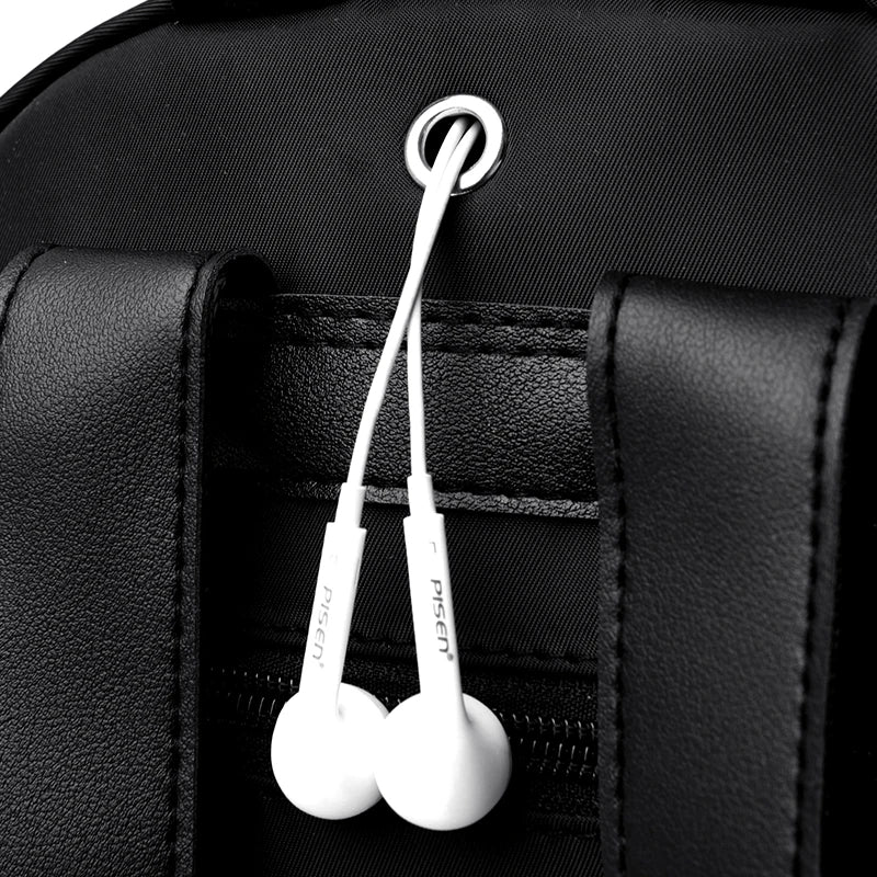 sac à dos anti pickpocket pour femme noir avec trou pour éviter le vol des écouteurs