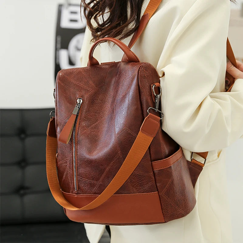 sac à dos femme tendance 2024 porté sur le dos par un mannequin coloris marron