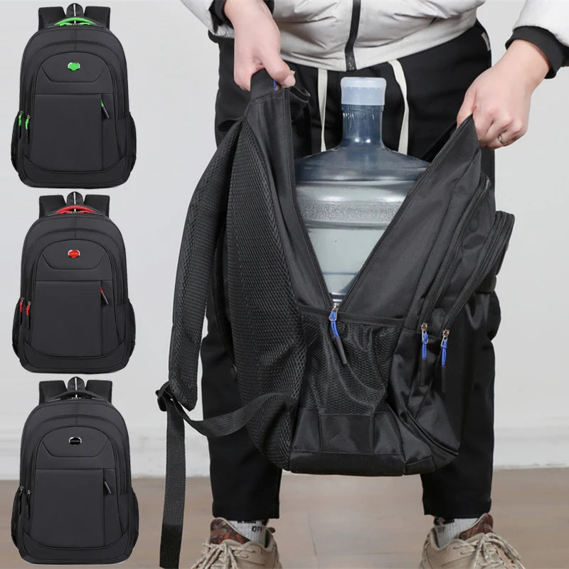sac à dos homme travail ordinateur soumis à un test de solidité