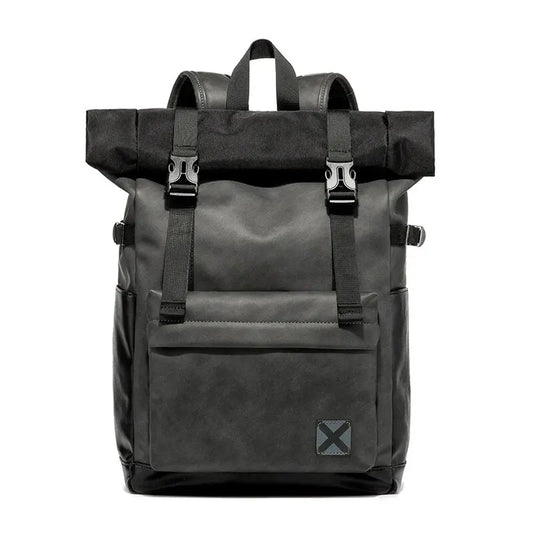 sac à dos roll top homme vue de face coloris noir