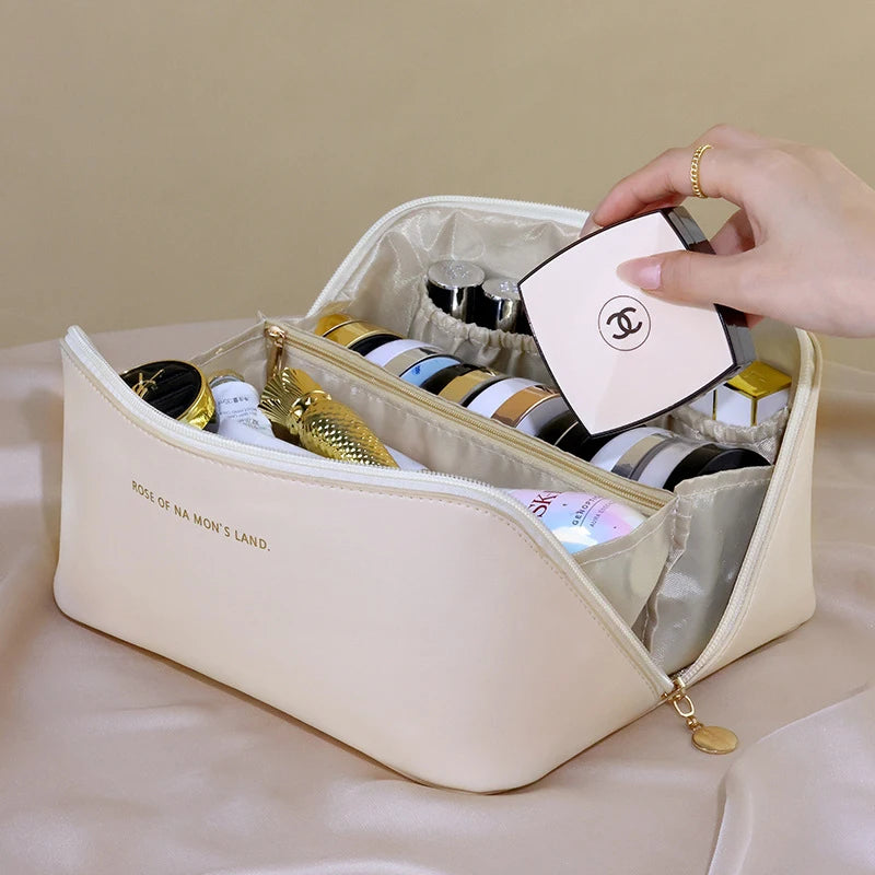 trousse de toilette grande capacité beige ouverte