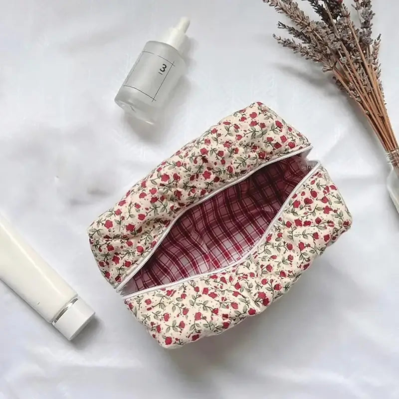 trousse de toilette tissu avec motif coloris rouge