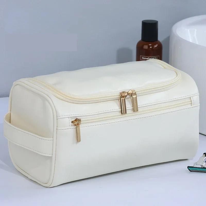 trousse de toilette vintage homme beige vue de profil