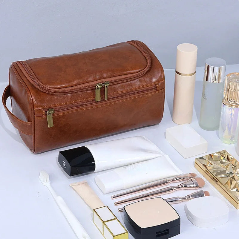 trousse de toilette vintage homme marron avec tous les produits de beauté