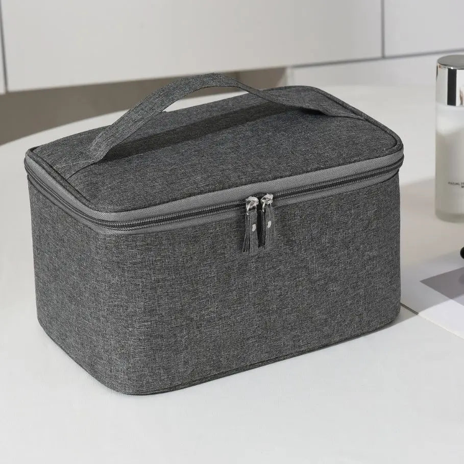 vanity de voyage souple vue de profil coloris noir