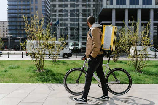 Comment transporter son sac de ville en vélo ?