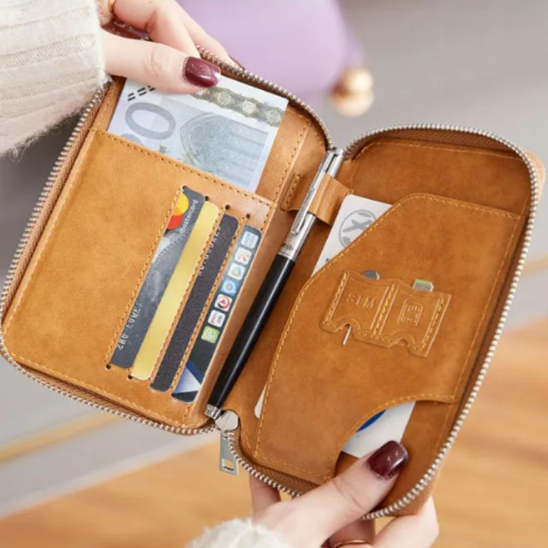 mannequin montrant l(intérieur du Portefeuille RFID Sécurisé pour Espèces et Cartes