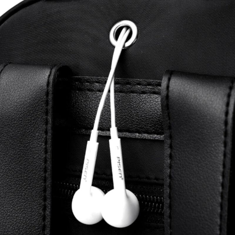 poches écouteurs du mini sac à dos noir