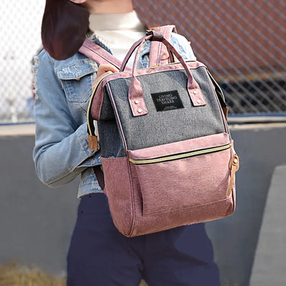 sac à dos femme pour la ville porter par une mannequin