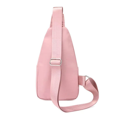 sac banane poitrine femme vue de dos